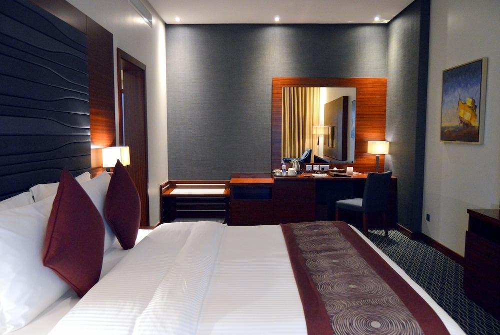 Ramada By Wyndham Manama City Centre Zewnętrze zdjęcie