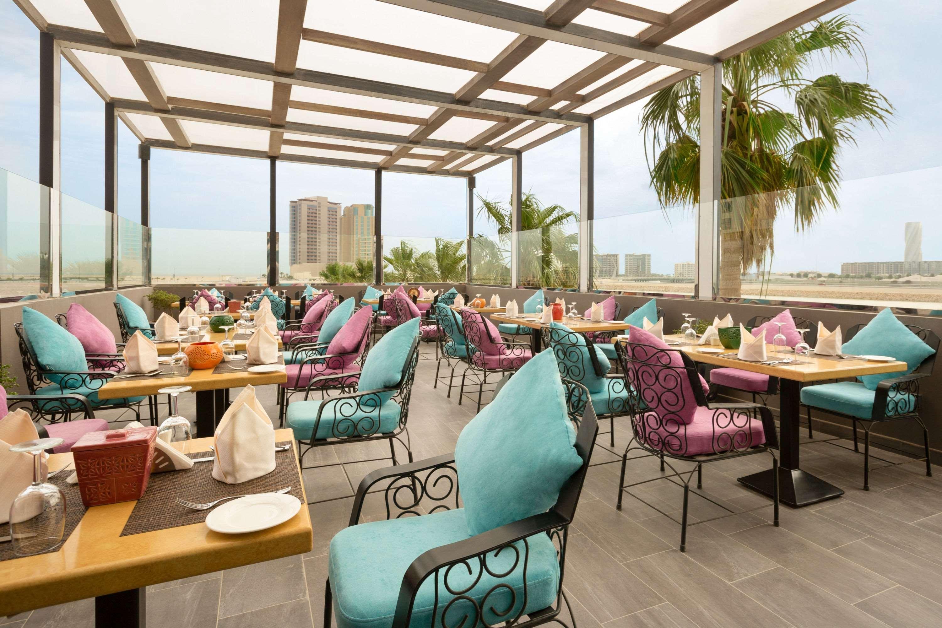 Ramada By Wyndham Manama City Centre Zewnętrze zdjęcie