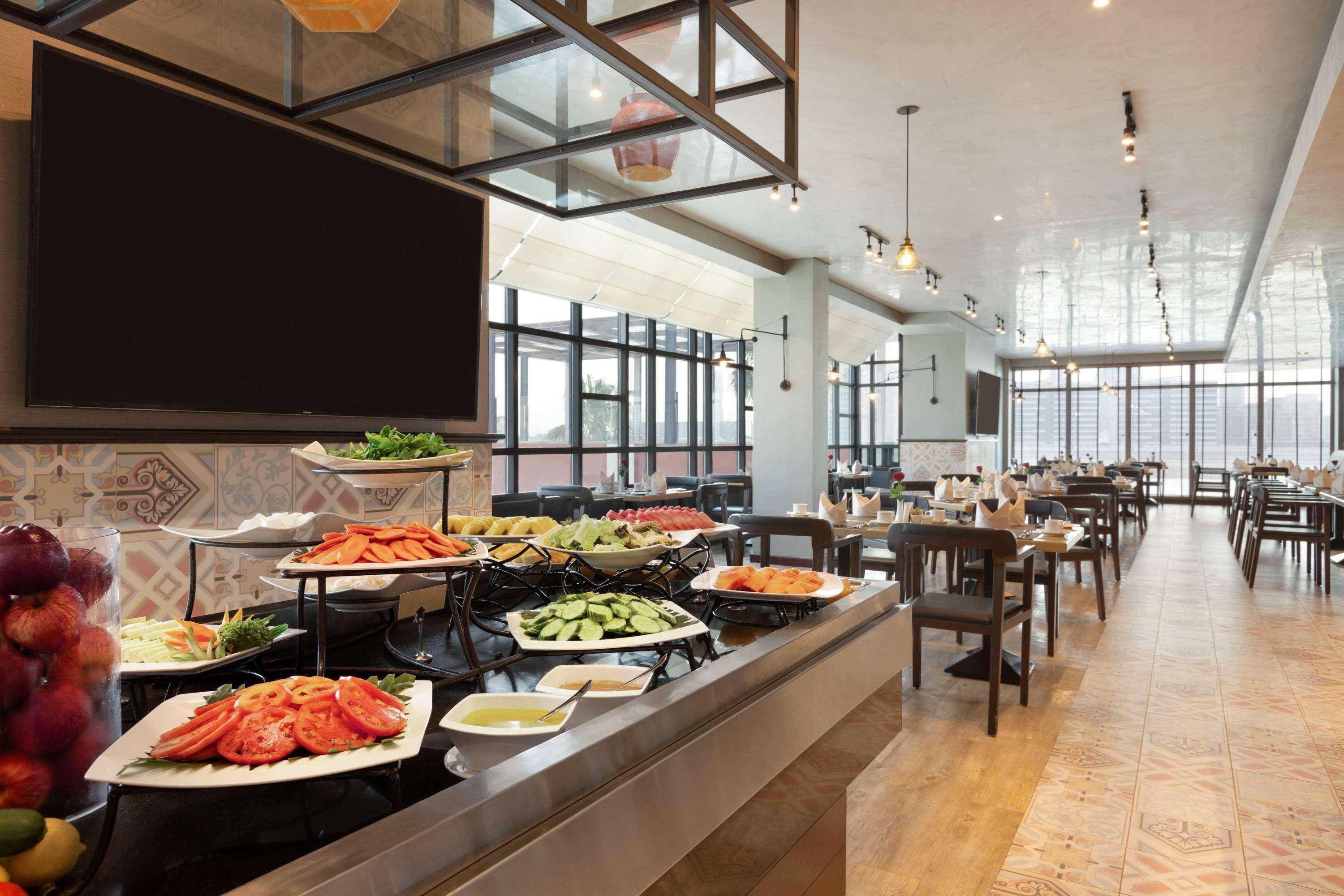 Ramada By Wyndham Manama City Centre Zewnętrze zdjęcie