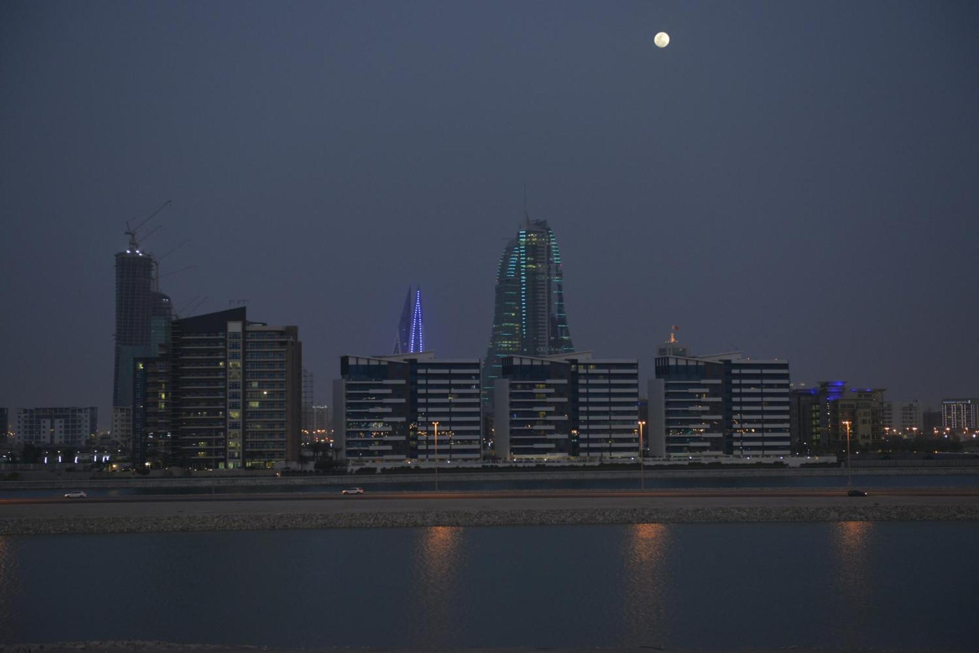 Ramada By Wyndham Manama City Centre Zewnętrze zdjęcie