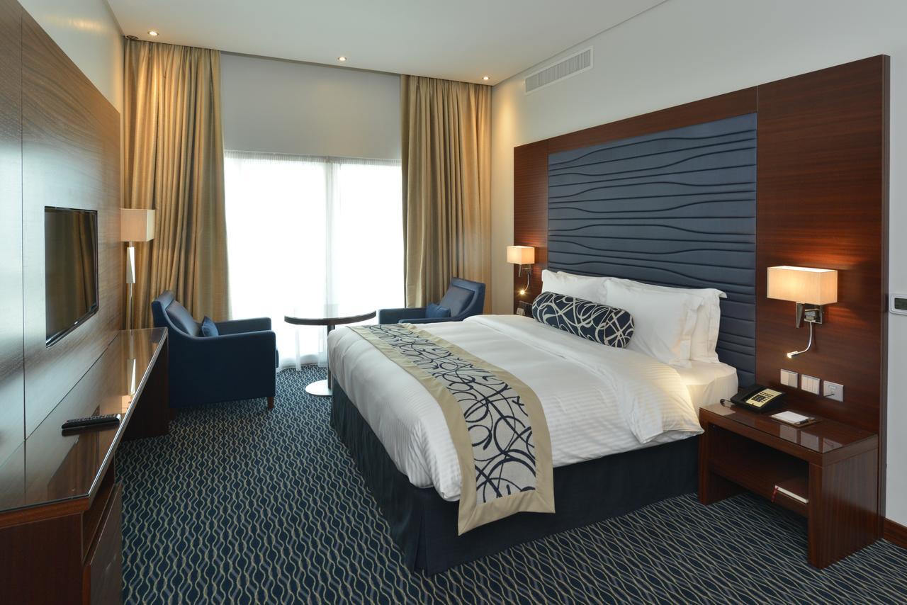 Ramada By Wyndham Manama City Centre Zewnętrze zdjęcie
