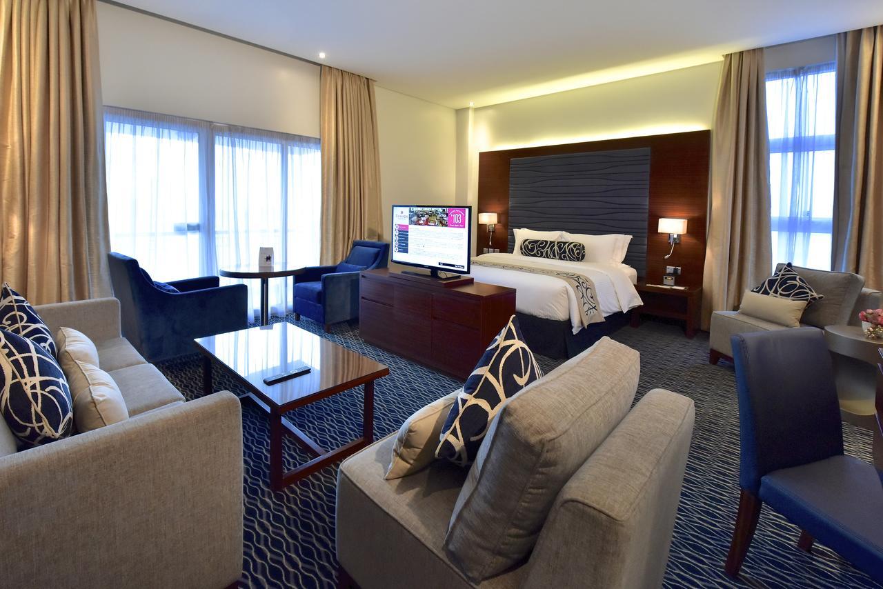 Ramada By Wyndham Manama City Centre Zewnętrze zdjęcie