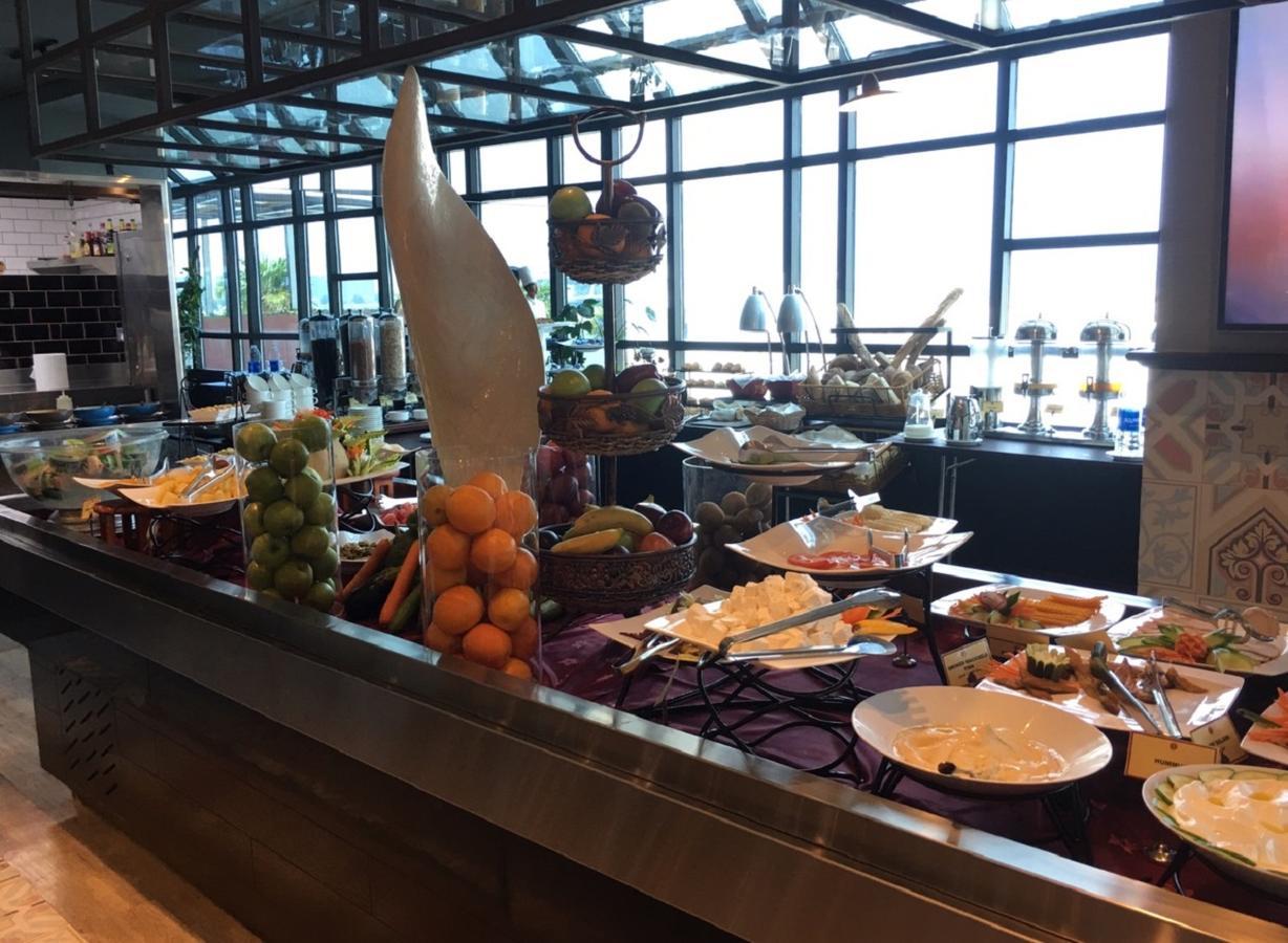 Ramada By Wyndham Manama City Centre Zewnętrze zdjęcie