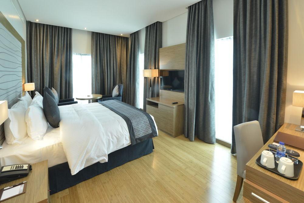 Ramada By Wyndham Manama City Centre Zewnętrze zdjęcie